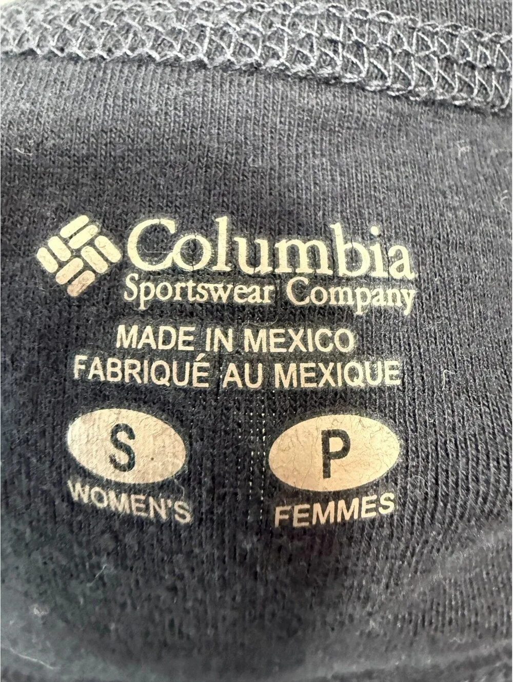 Columbia Womens Small Black Tank Top Shirt with 3 Snap Buttons V-Neck
